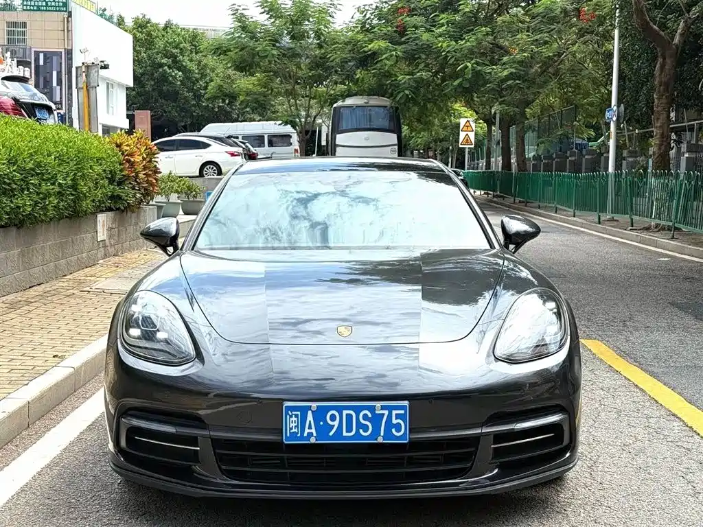 Porsche Panamera 2017 Panamera Executive Long Wheelbase 3.0T фото 2