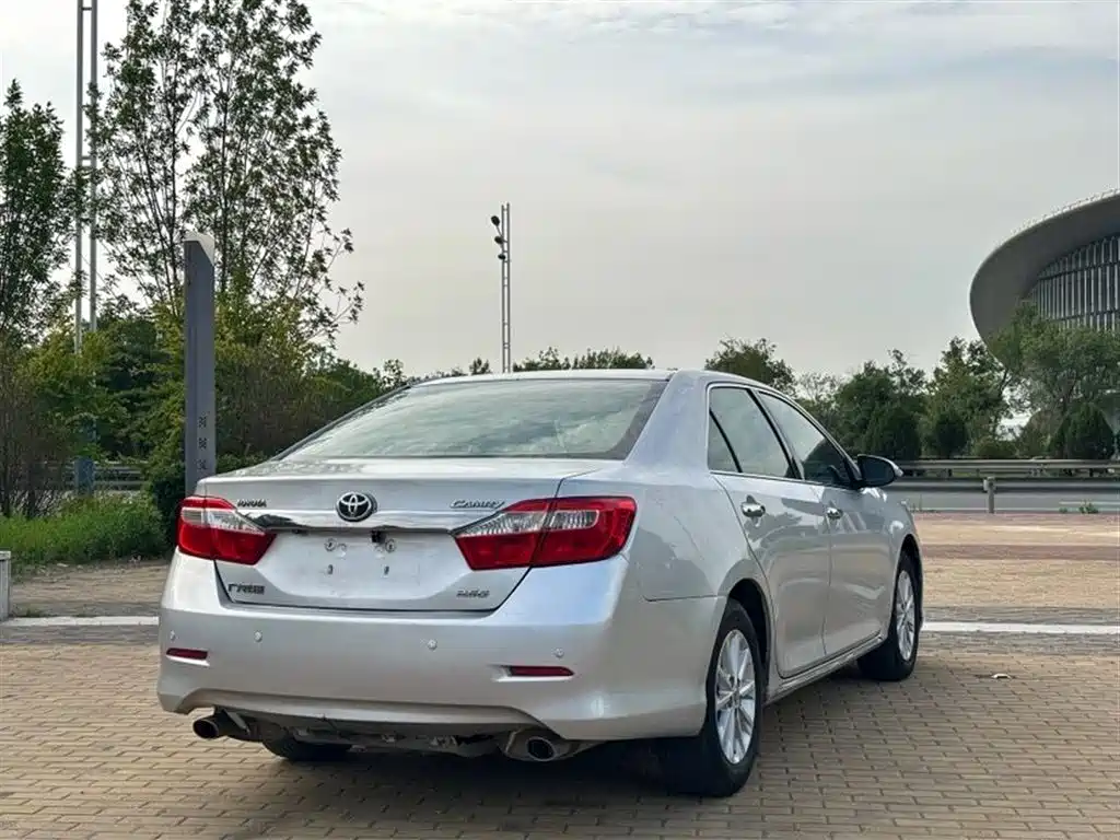 Toyota Camry 2012 2.5G Luxury Edition фото 4