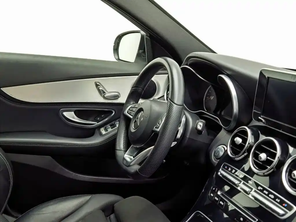 Photo 22 - Mercedes-Benz C-Class