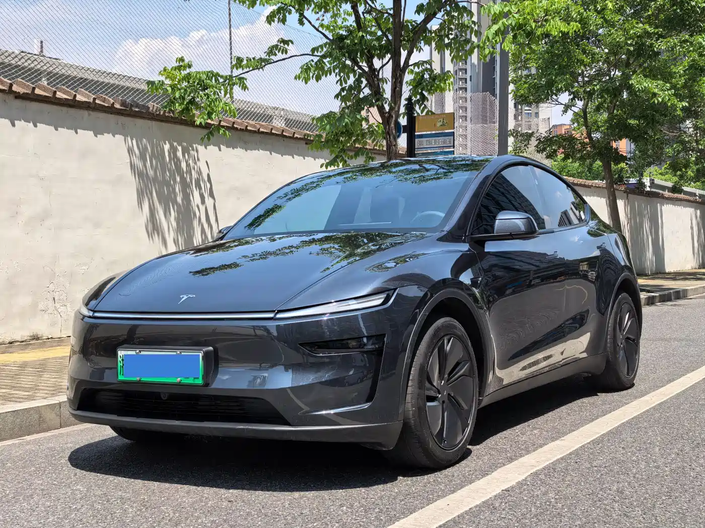 Tesla Model Y 2026 Rear-Wheel Drive