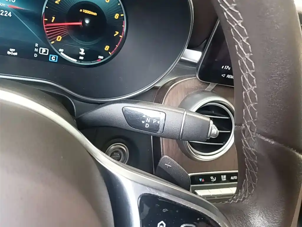 Mercedes-Benz GLC 2022 Facelift II GLC 260 L 4MATIC Luxury фото 14