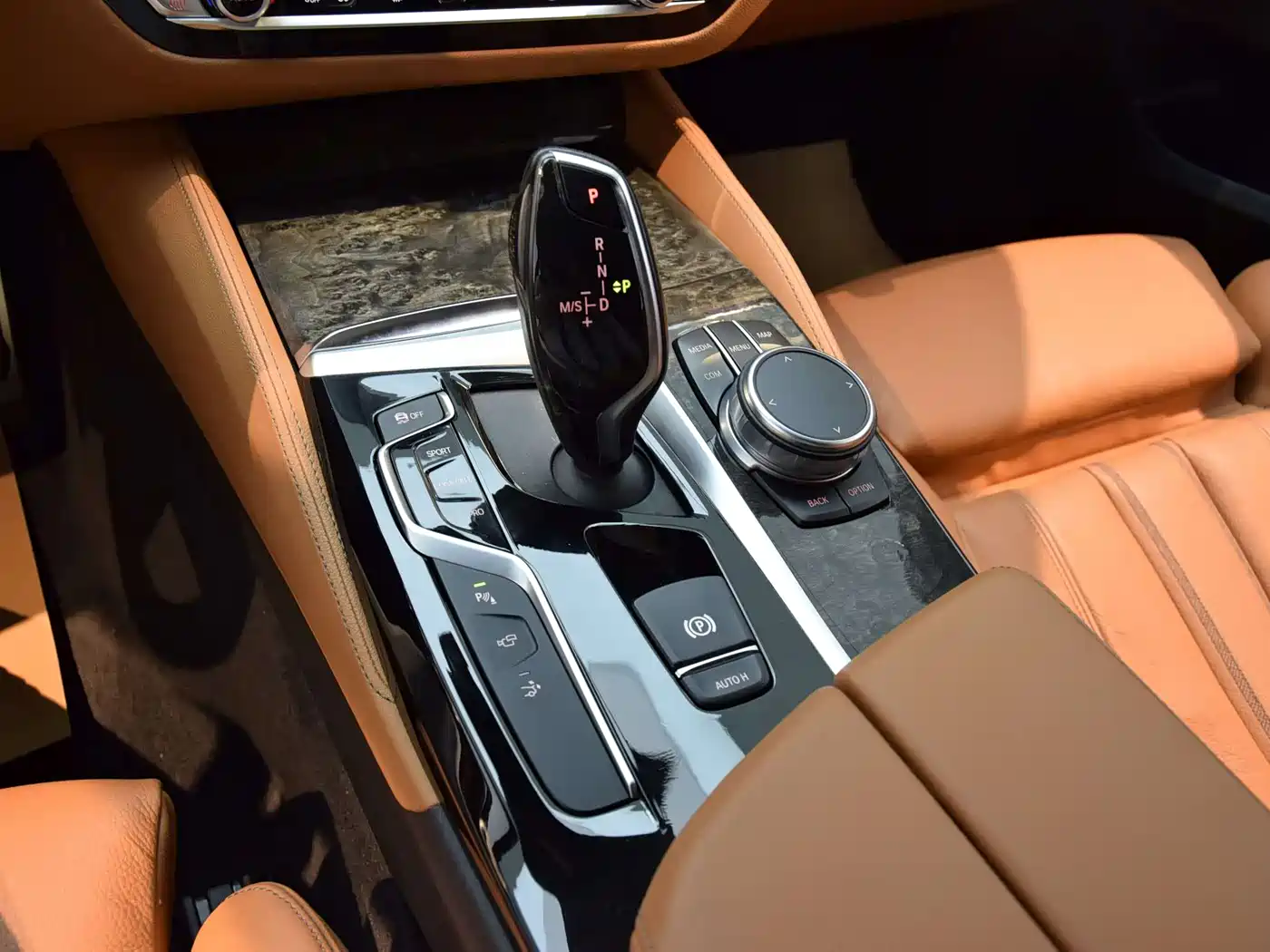 BMW 6 Series GT 2019 630i M Sport Package фото 15