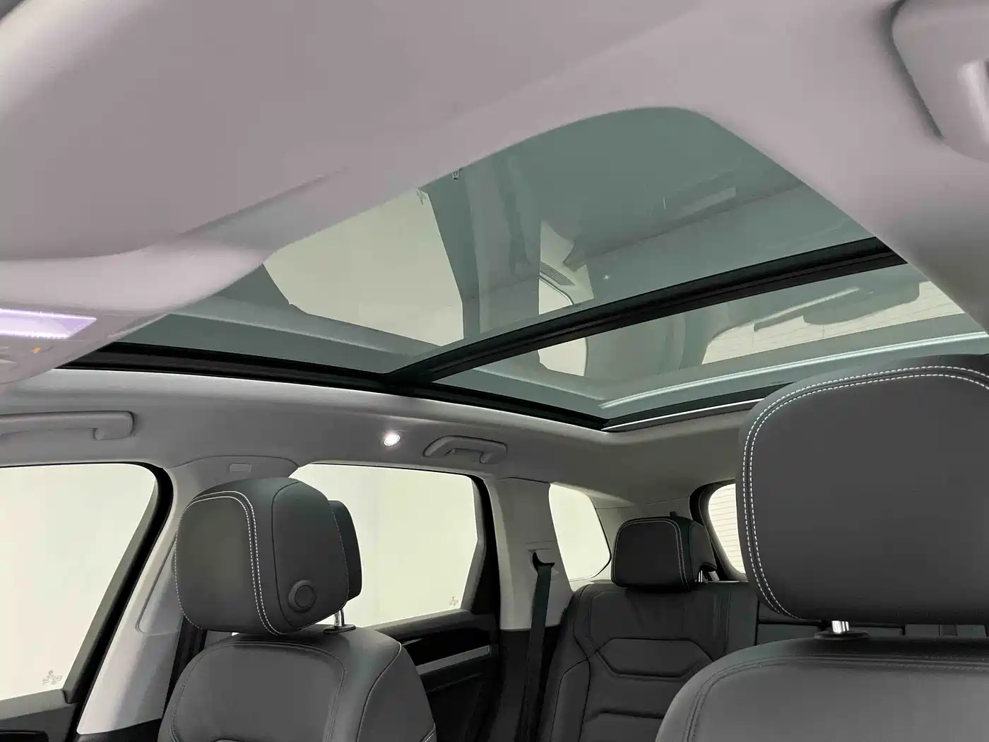 Volkswagen Touareg 2021 2.0TSI Pilot Special Edition фото 15