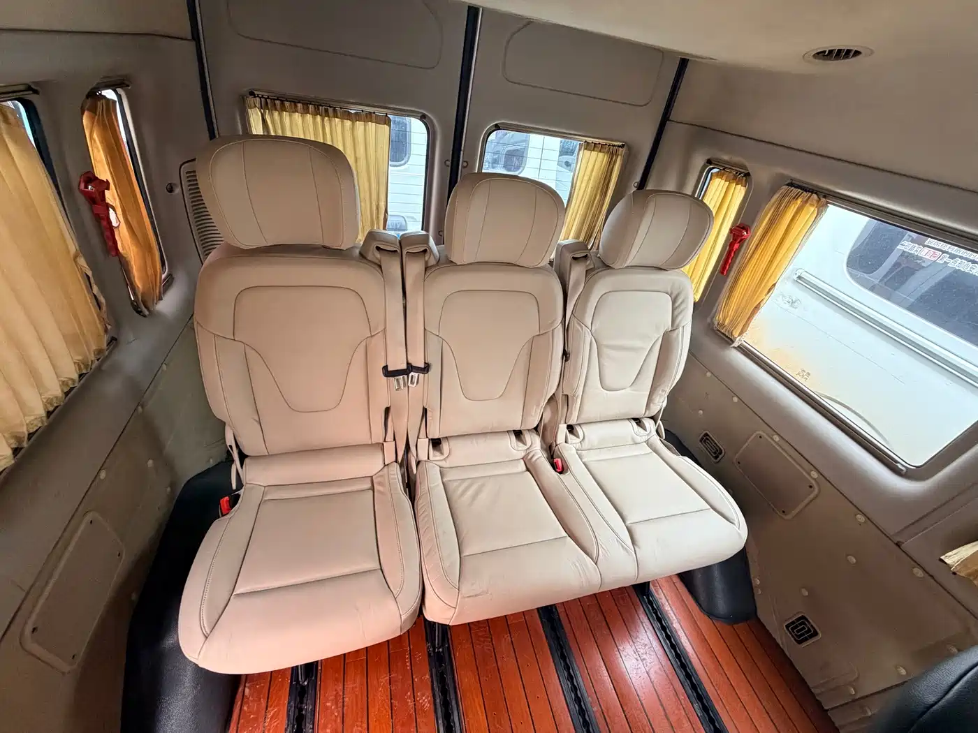 Ford New Generation Transit 2013 2013 2.4T Diesel Economy Logistics Short Wheelbase Medium Roof China III