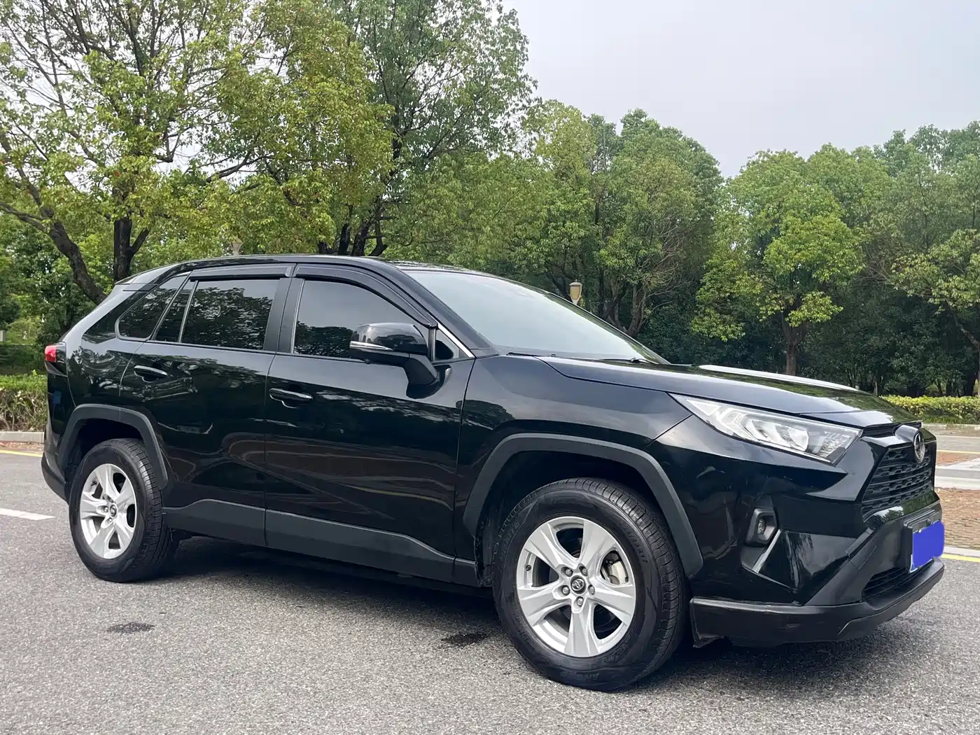 Фото 3 - Toyota RAV4