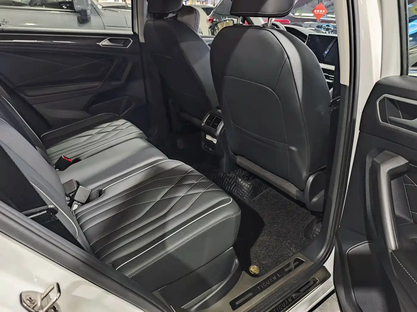 Volkswagen Tiguan L 2024 Outstanding 330TSI Auto 2WD R-Line Dragon Glory Edition фото 8
