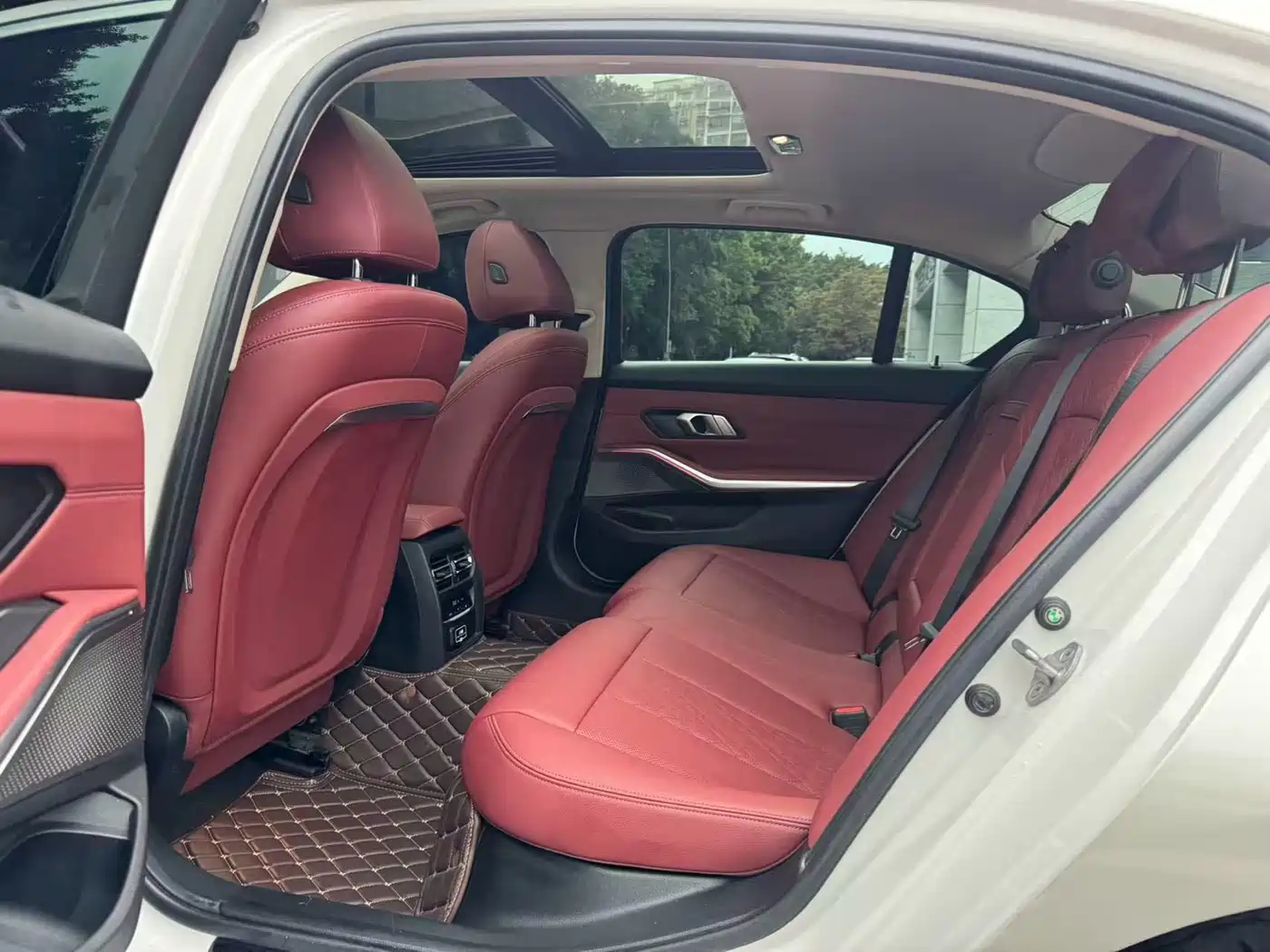 BMW 3 Series 2023 325Li M Sport Package фото 6