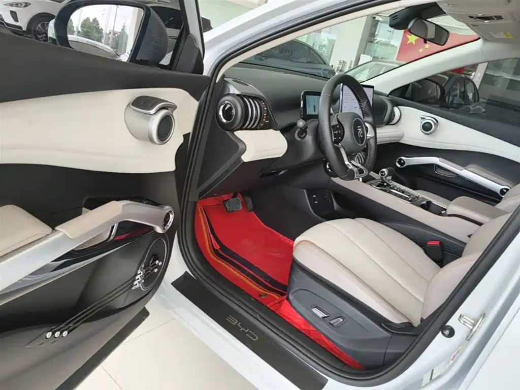 BYD Yuan PLUS 2024 Glory Edition 510KM Leading фото 16