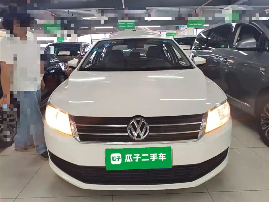 Volkswagen Lavida 2017 1.6L Automatic Comfort Edition фото 3