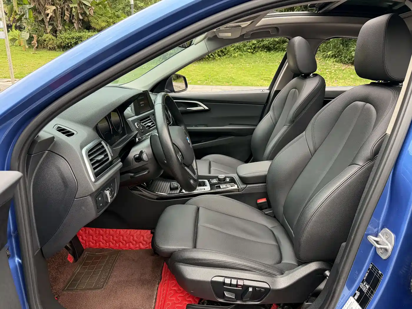 BMW 1 Series 2018 118i Sport Edition фото 4