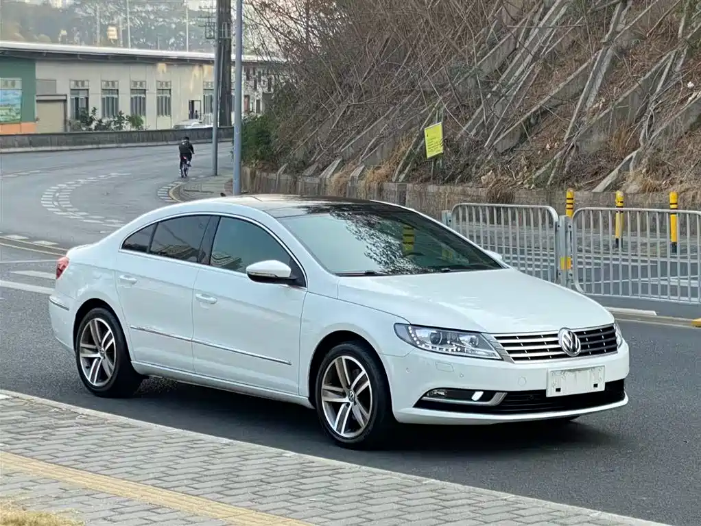 Volkswagen FAW-Volkswagen CC 2015 1.8TSI Luxury фото 3