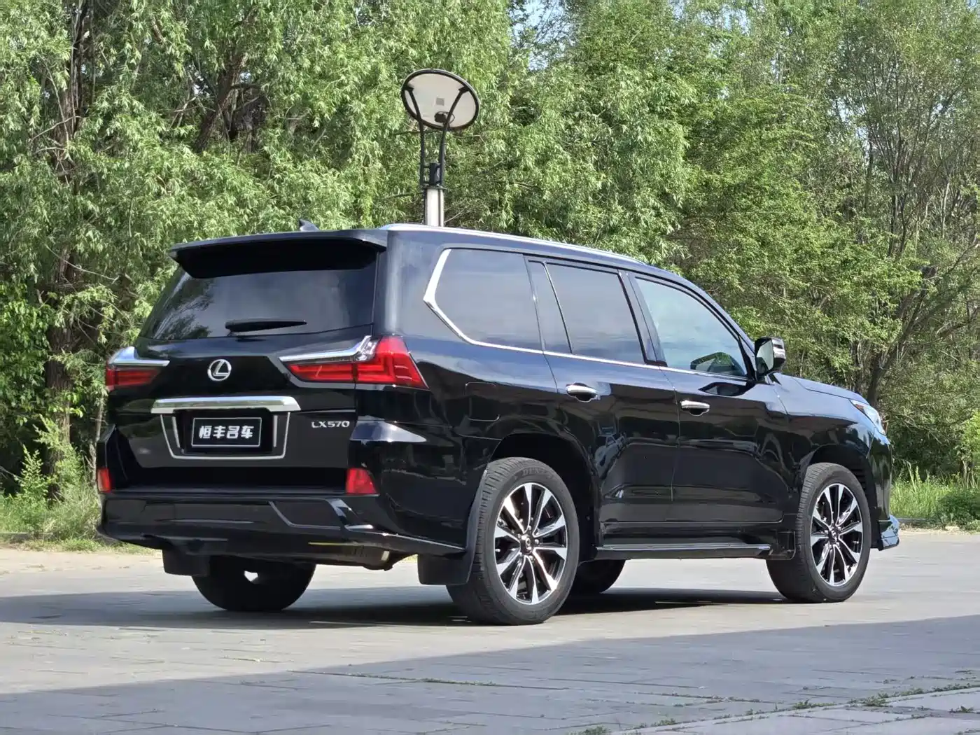 Lexus LX 2019 570 Dynamic Luxury Edition фото 5