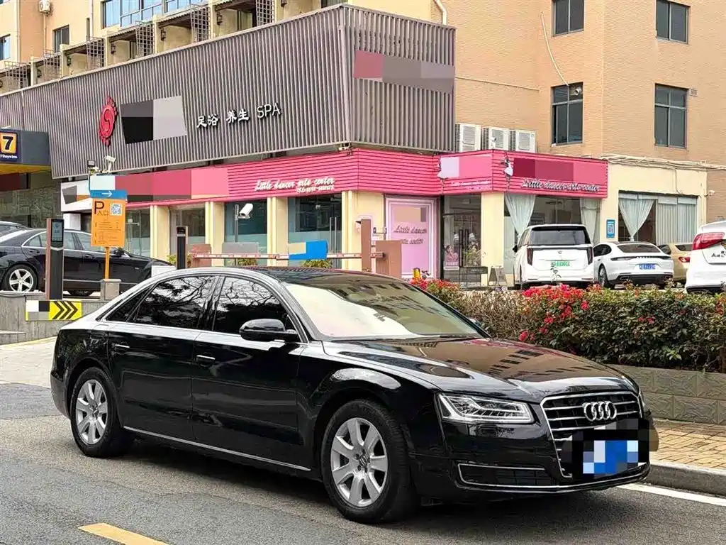 Audi A8 2014 A8L 45 TFSI quattro Luxury фото 3