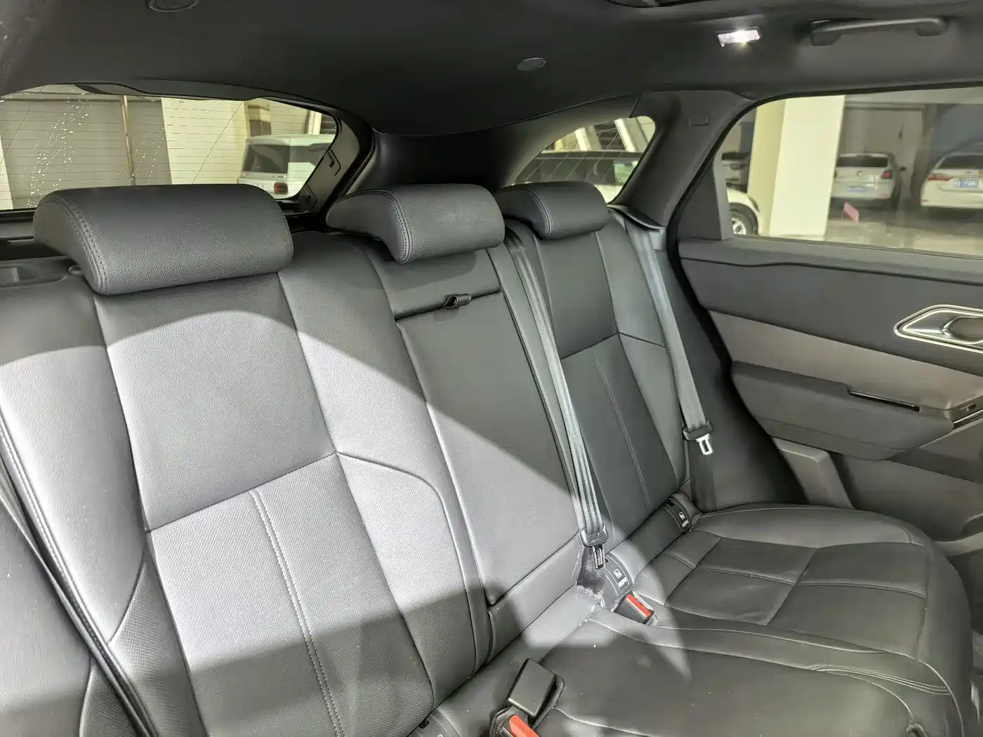 Land Rover Range Rover Velar 2024 Dynamic SE фото 18
