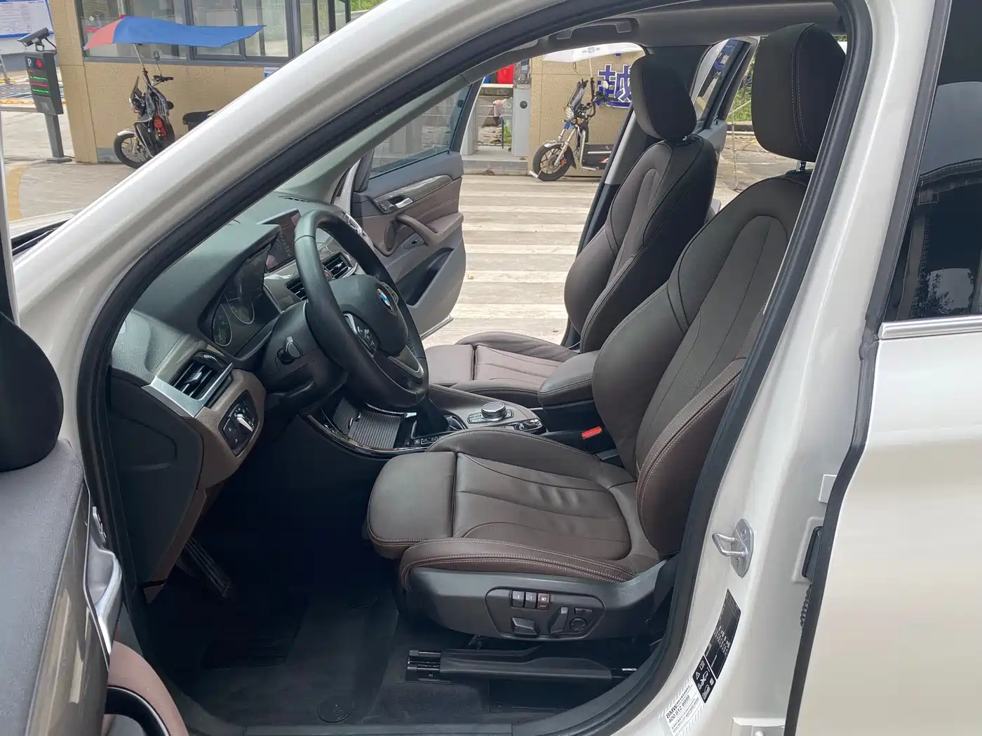 BMW X1 2016 xDrive20Li Luxury Model фото 9