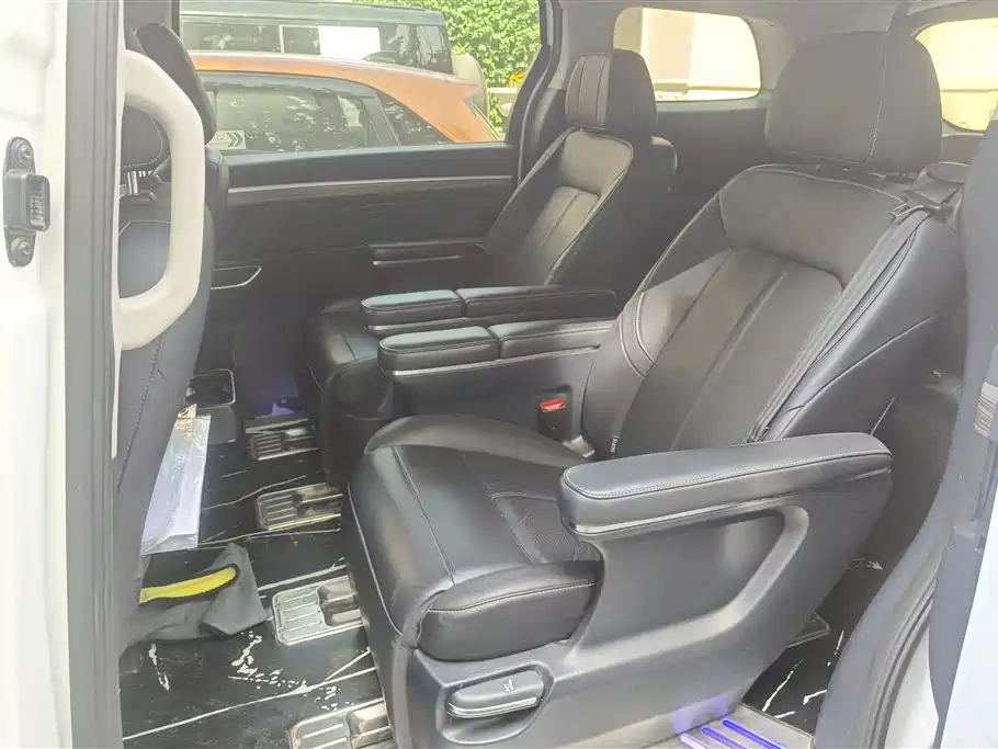 GAC Trumpchi Trumpchi M8 2021 Master Series 390T Prestige Edition фото 11
