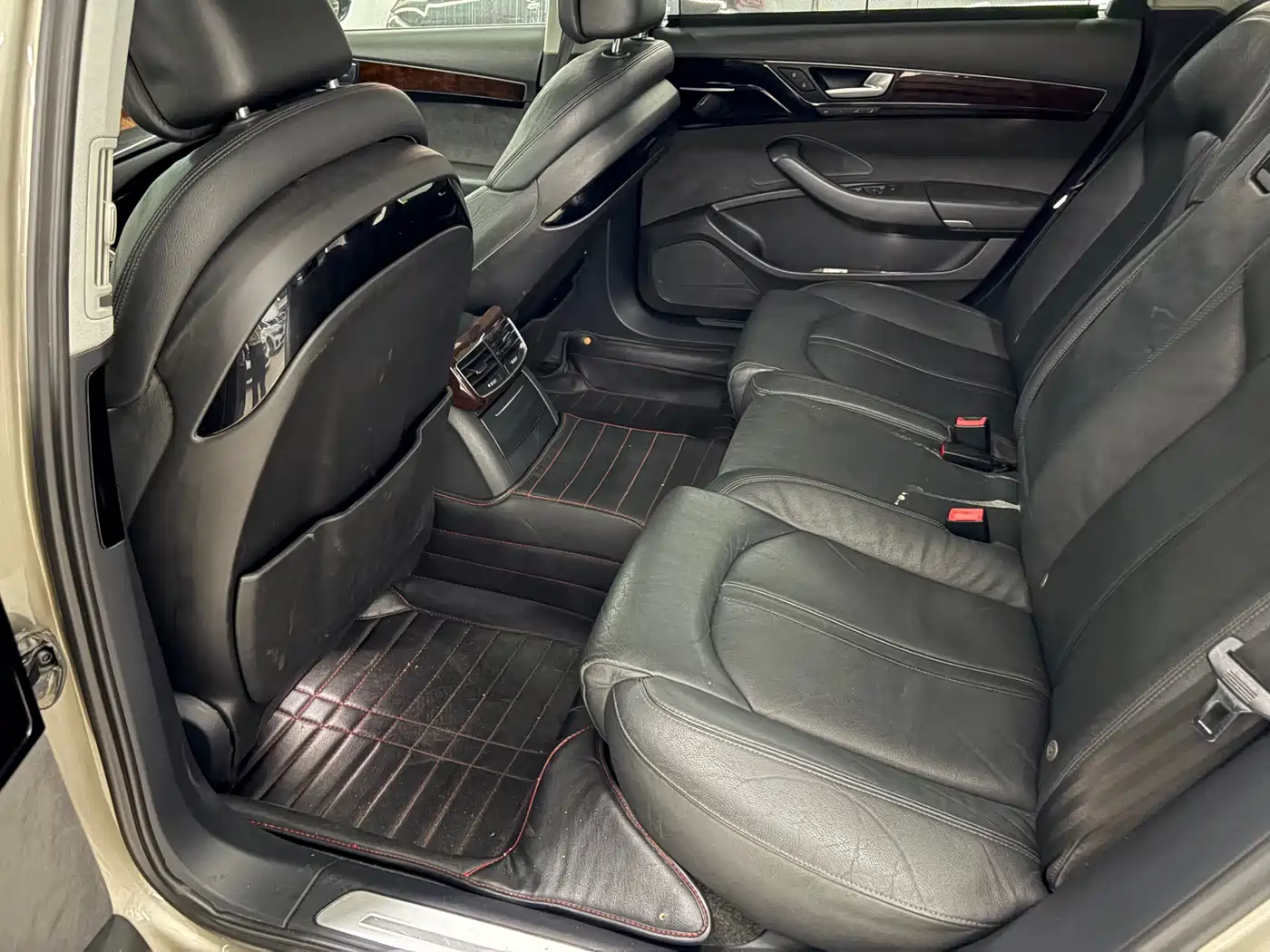 Audi A8 2011 A8L 3.0 TFSI quattro Comfort (245kW) фото 10