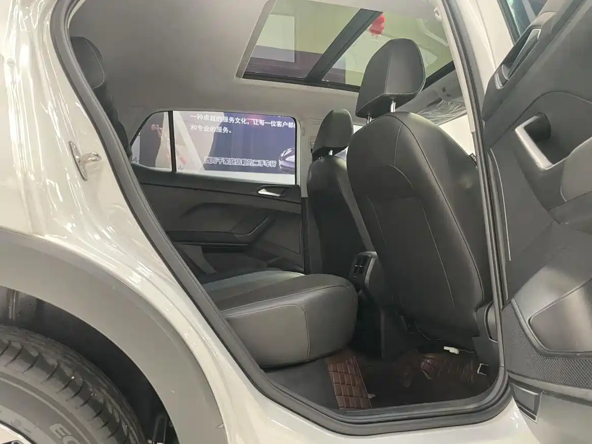 Volkswagen Tanying 2021 1.5L Automatic Smart Connect Edition фото 14