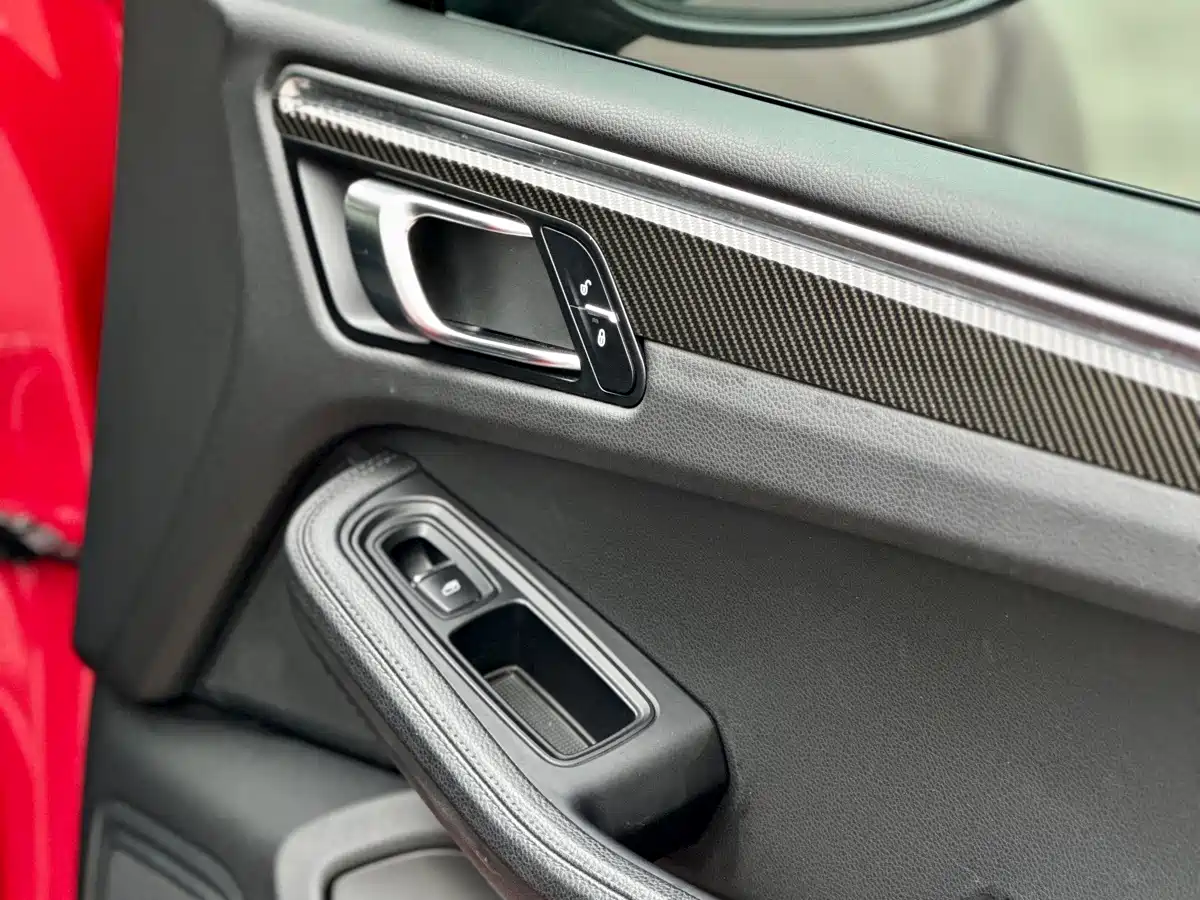 Porsche Macan 2018 Macan 2.0T фото 48