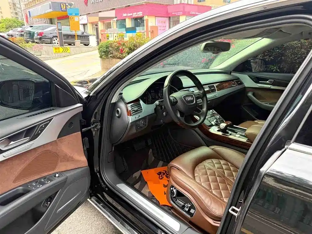 Audi A8 2014 A8L 45 TFSI quattro Luxury фото 4