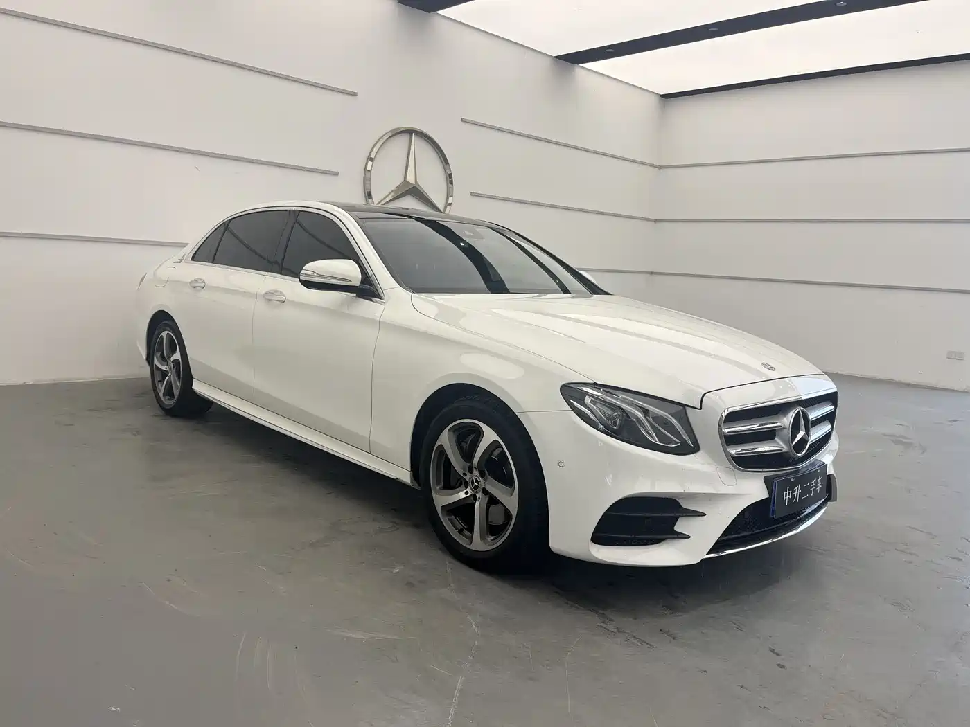 Mercedes-Benz E-Class 2016 E 300 L Sport Fashion Type фото 3