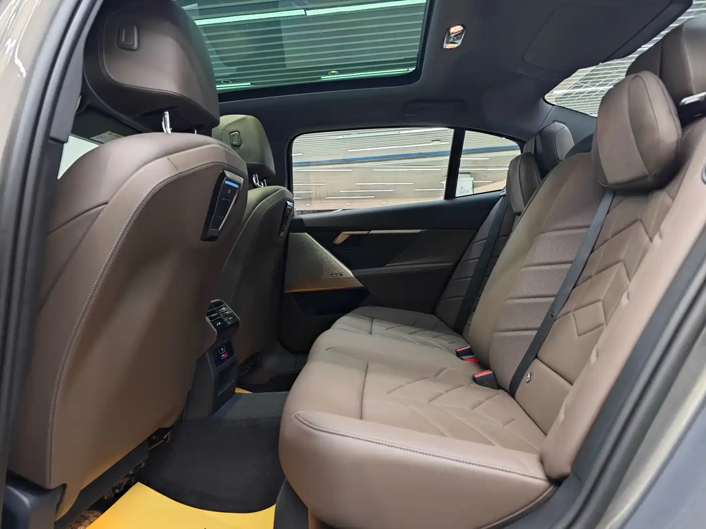 BMW 5 Series 2024 530Li Leading M Sport Package фото 8