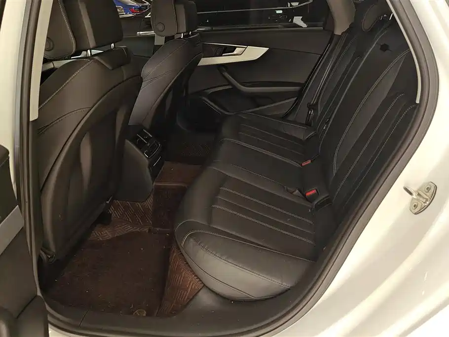 Audi A4L 2020 40 TFSI Luxury Dynamic фото 11