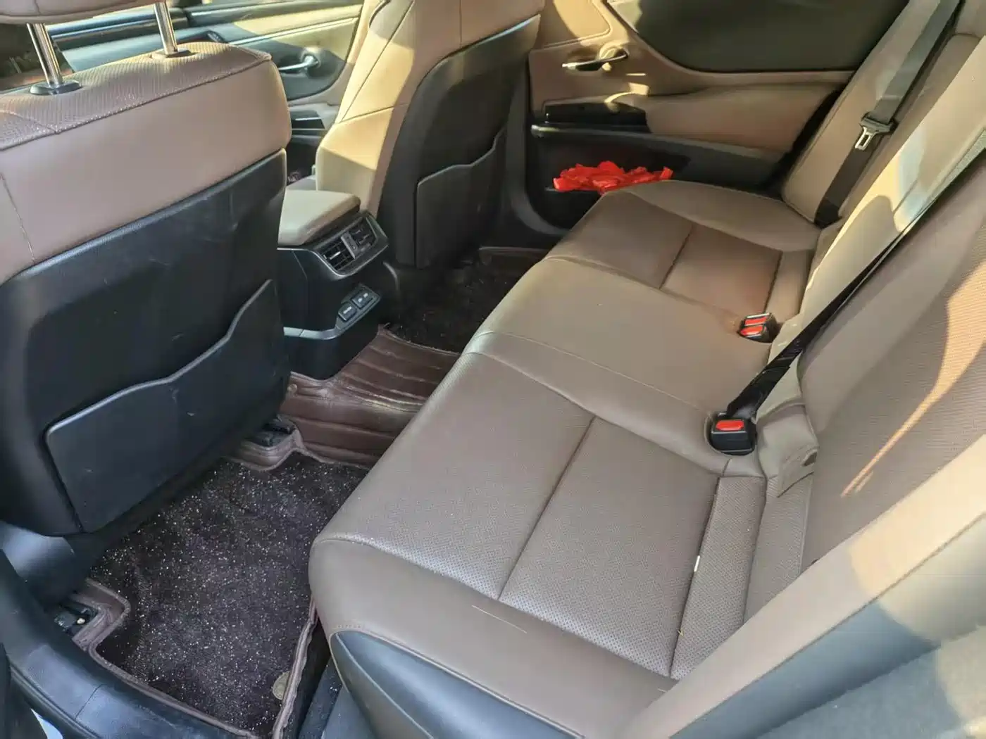 Lexus ES 2023 200 Excellence Edition фото 5