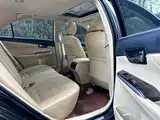 Фото 8 - Toyota Camry