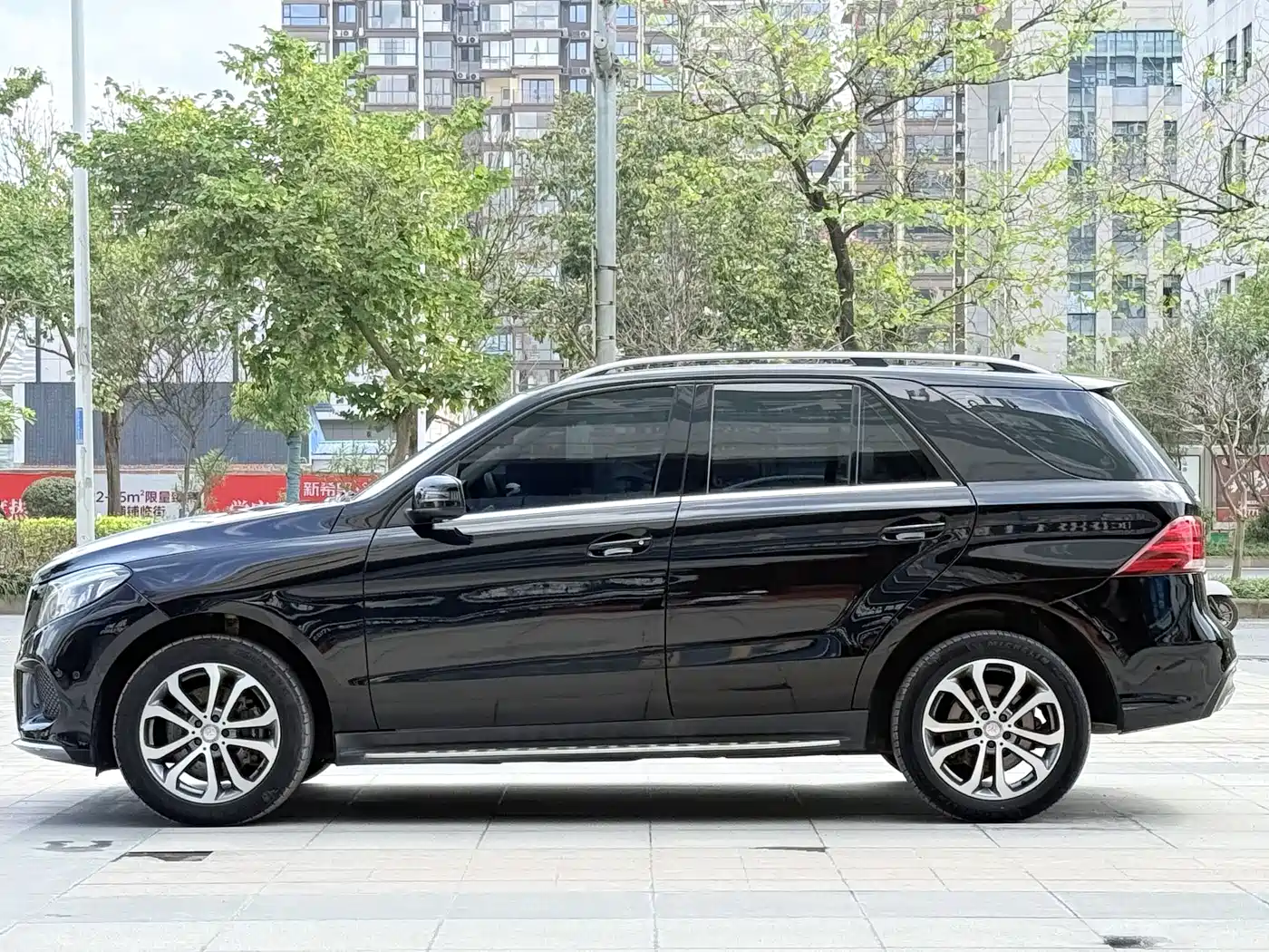 Mercedes-Benz GLE 2016 GLE 320 4MATIC Luxury фото 4