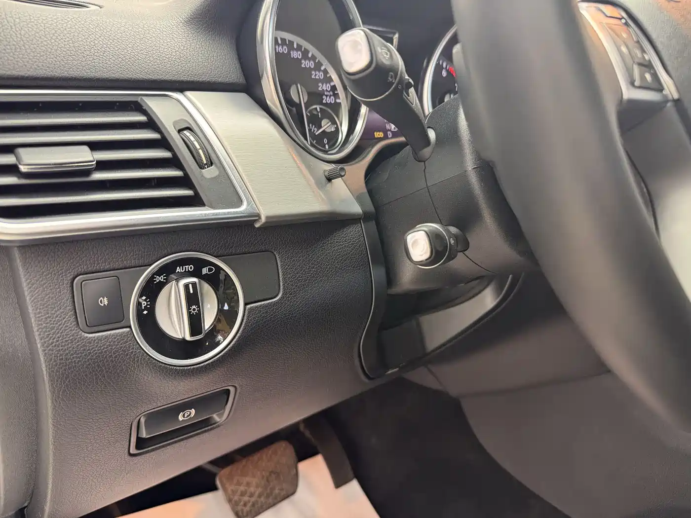 Mercedes-Benz M-Class 2014 ML 320 4MATIC фото 14