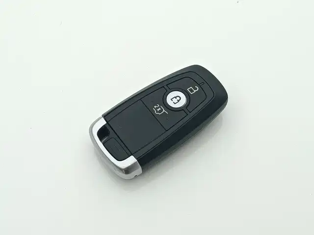 Photo 13 - Ford Escape