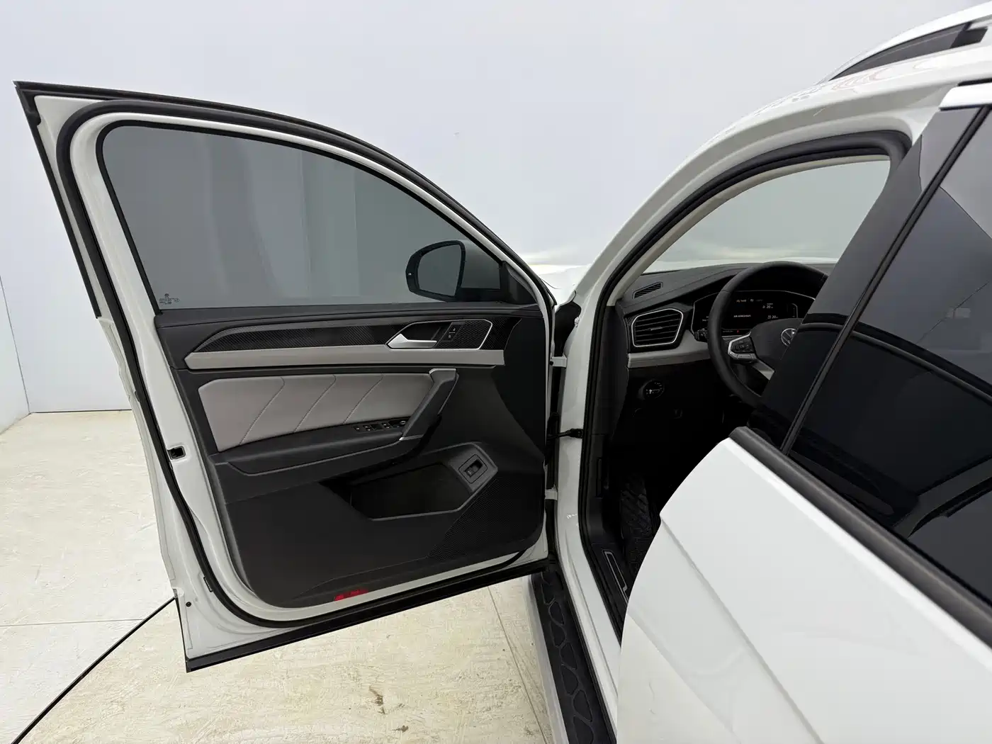 Volkswagen Tayron 2023 280TSI 2WD Luxury Plus Advanced Edition фото 22