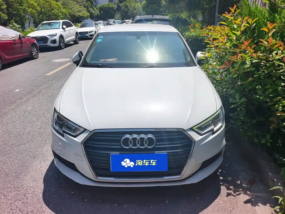 Audi A3 2017 Sportback 35 TFSI Progressive фото 2