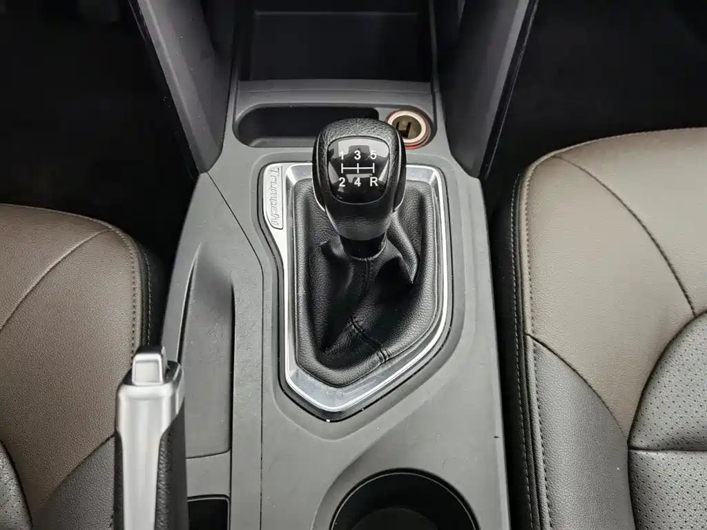 GAC Trumpchi Trumpchi GS4 2016 235T Manual Luxury Edition фото 13