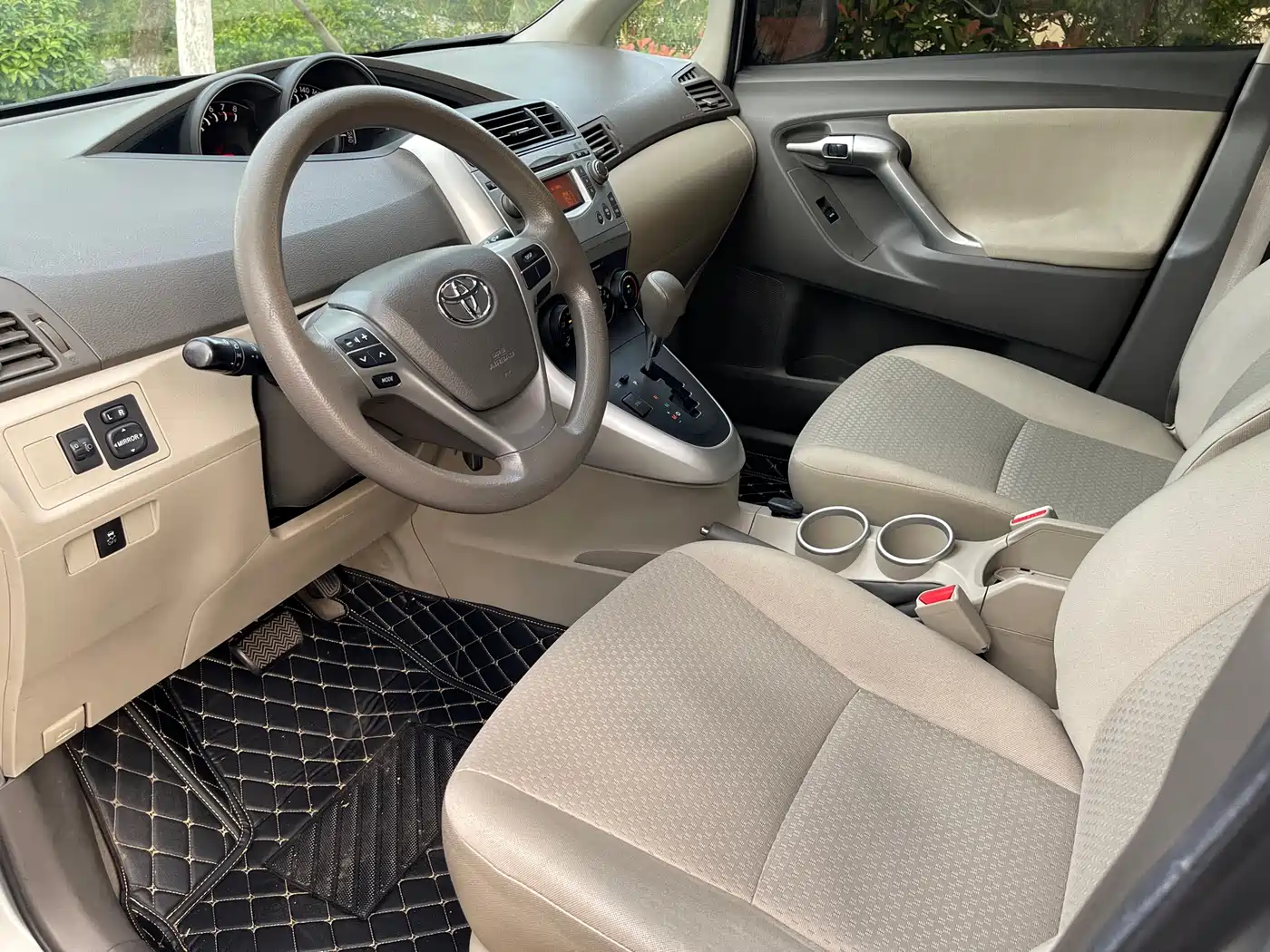 Toyota E'Z 2012 180G CVT Comfort Multi-function Edition фото 5