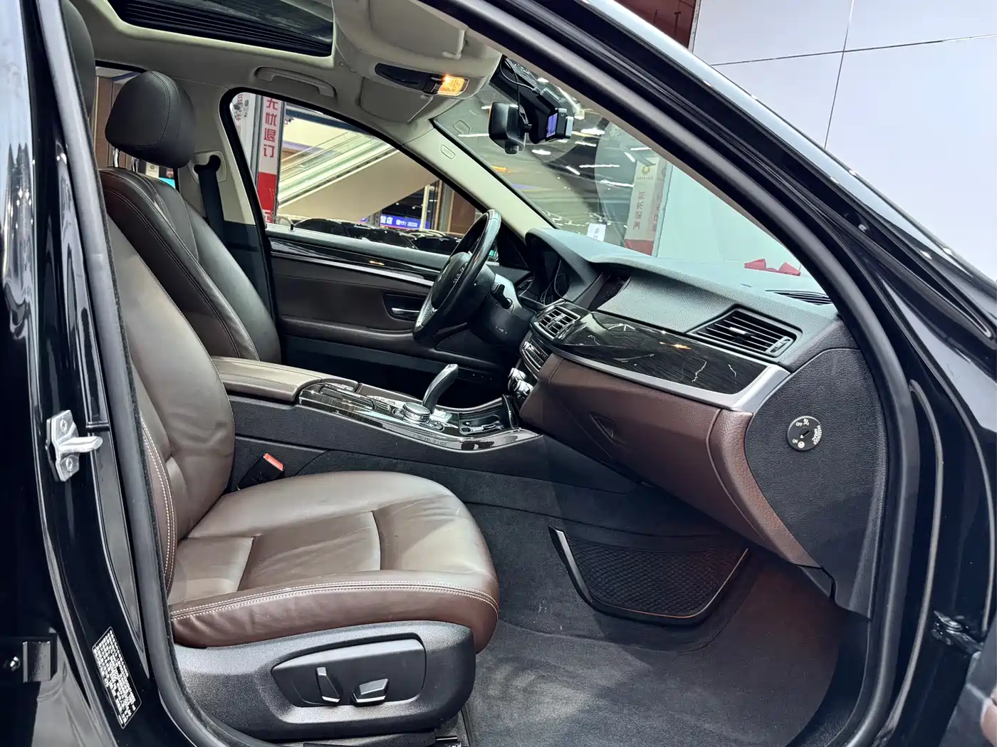 BMW 5 Series 2014 525Li Luxury Design Package фото 18