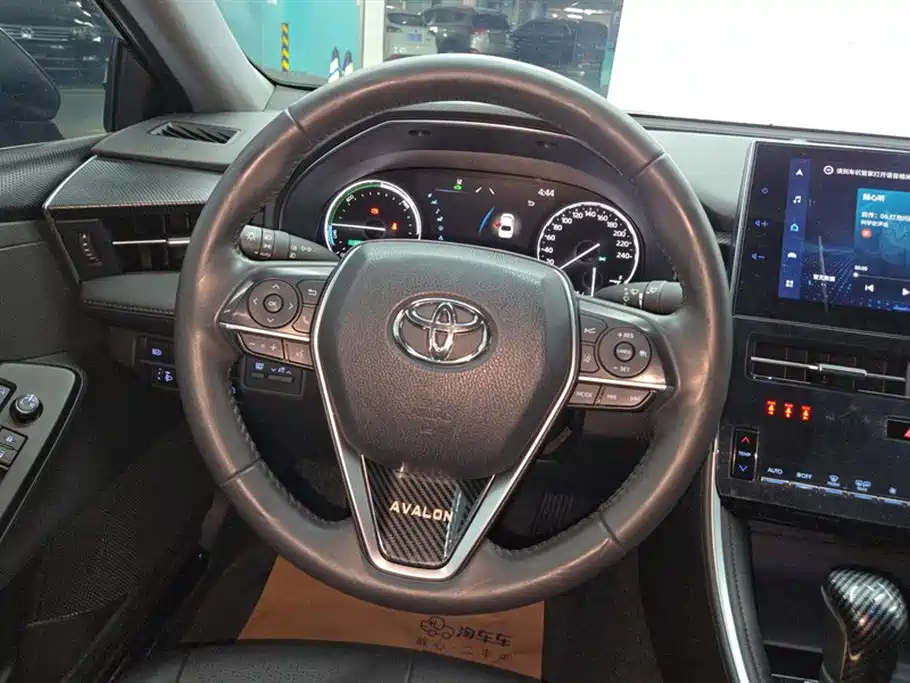 Toyota Avalon 2023 Hybrid 2.5L Luxury Edition фото 15