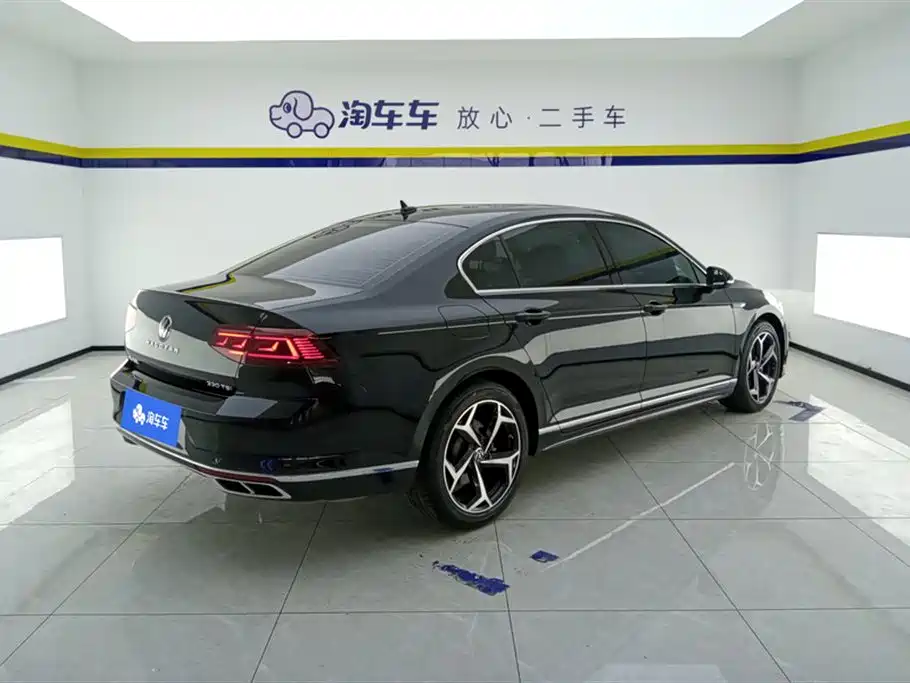 Volkswagen Magotan 2023 Model 2 Million Commemorative Edition 330TSI DSG Luxury фото 3