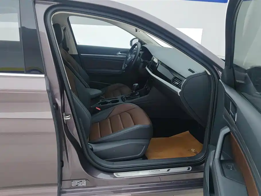 Volkswagen Lavida 2019 280TSI DSG Luxury Edition China VI фото 8