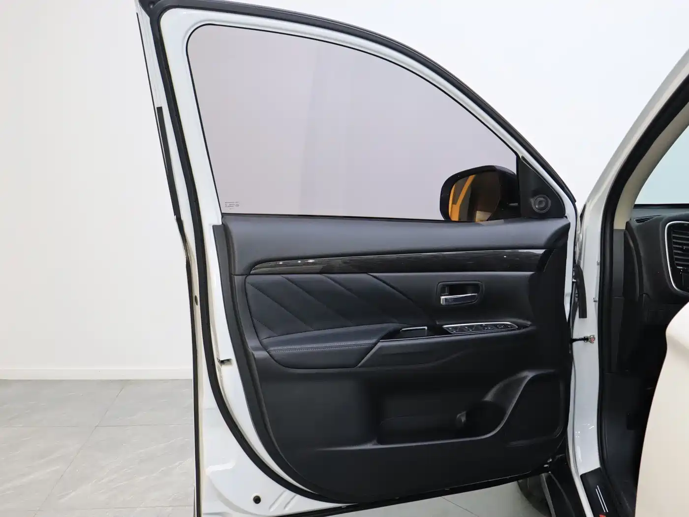 Mitsubishi Outlander 2019 2.4L 4WD Deluxe Edition 5-Seater China VI фото 14
