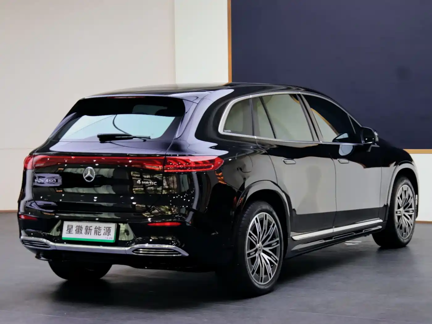 Mercedes-Benz EQS SUV 2023 450 4MATIC Luxury Edition фото 25