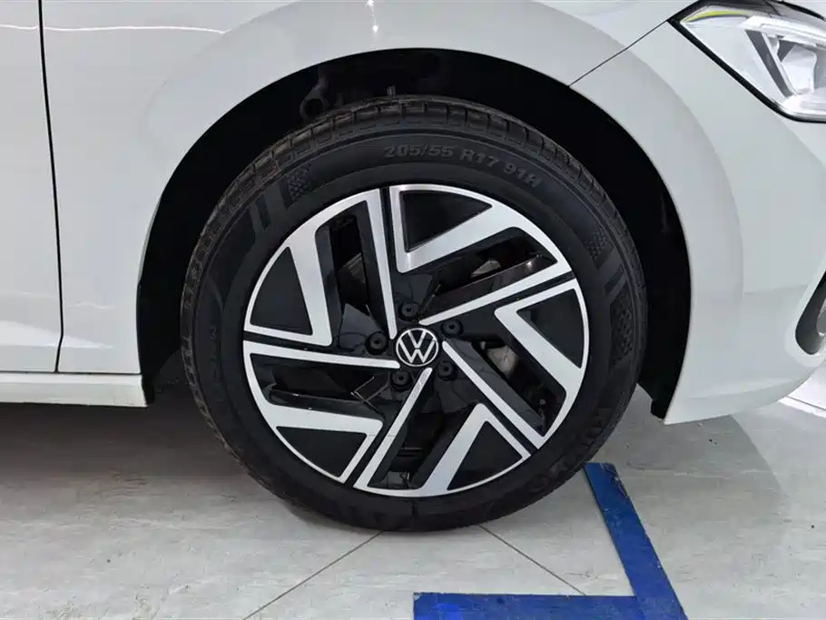 Volkswagen Sagitar 2023 Model Year 200TSI DSG Surpass Edition фото 6