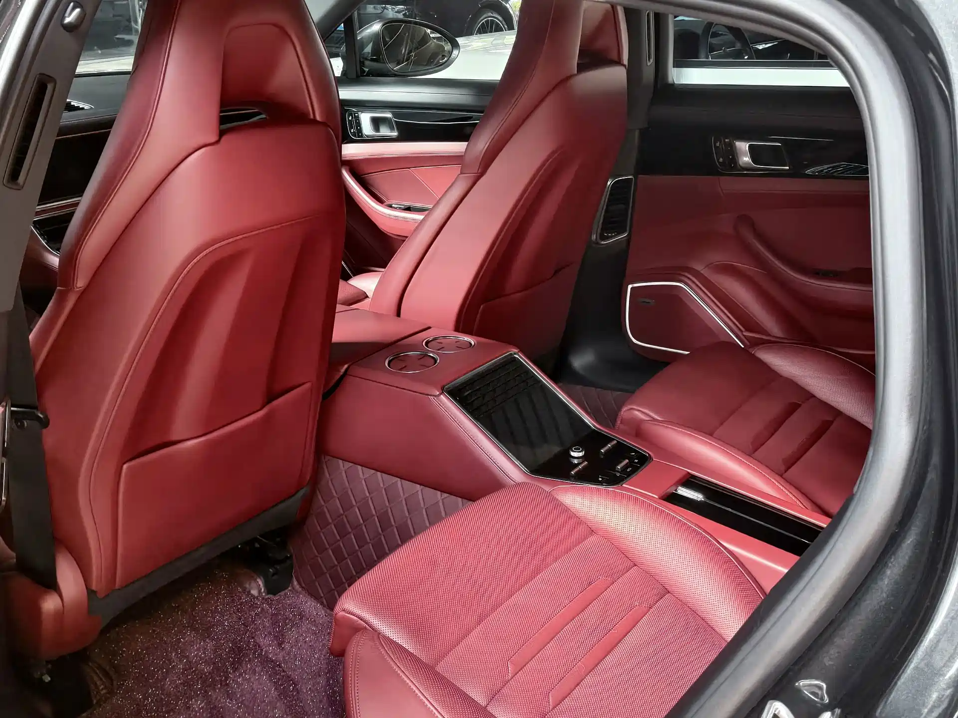 Photo 7 - Porsche Panamera