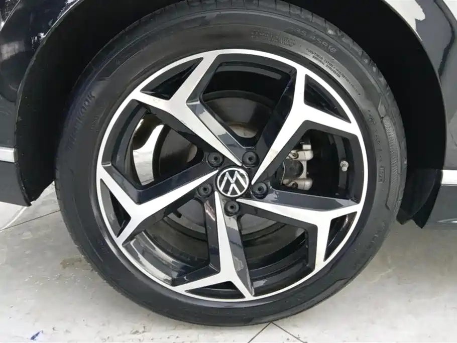 Volkswagen Magotan 2023 Model 2 Million Commemorative Edition 330TSI DSG Luxury фото 6