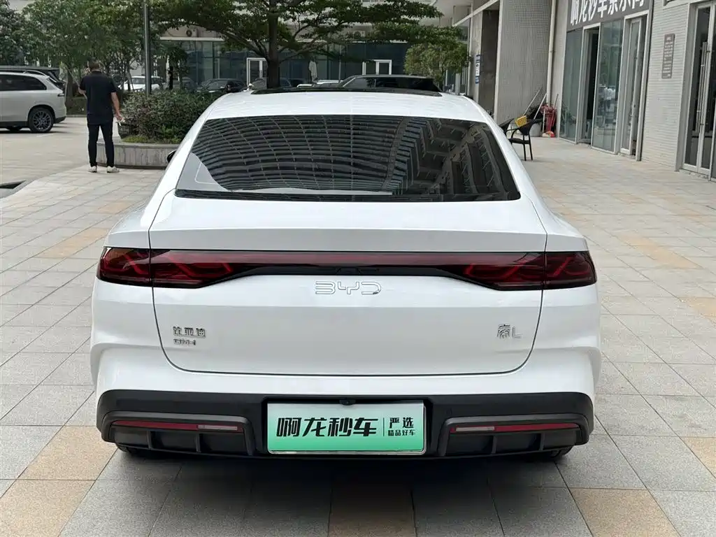 BYD Qin L 2024 DM-i 120KM Superior Edition фото 19