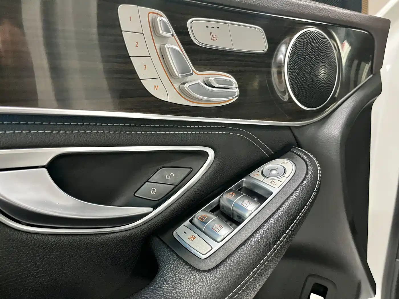 Mercedes-Benz GLC 2019 GLC 260 4MATIC Luxury фото 13