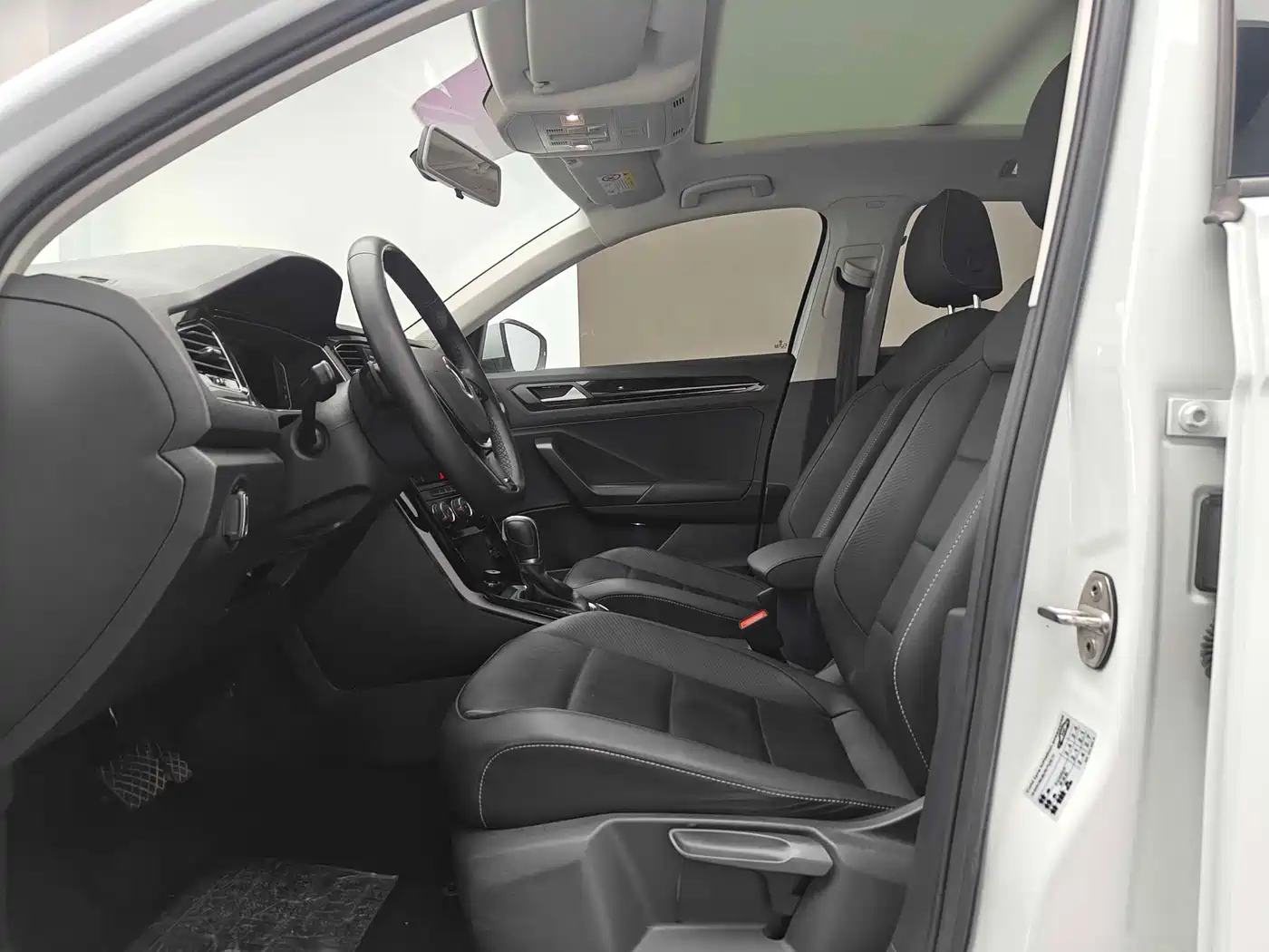 Volkswagen T-ROC 2021 Facelift 280TSI DSG 2WD Comfort Smart Connect Edition фото 9