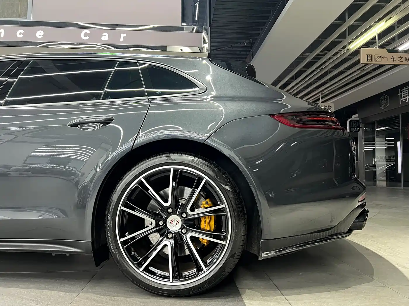 Porsche Panamera 2017 Panamera 4 Sport Turismo 3.0T фото 18