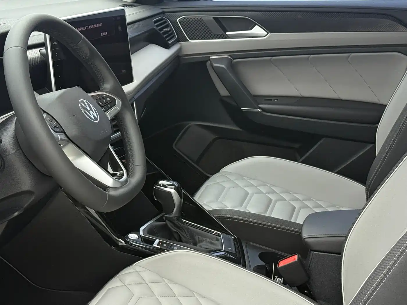 Volkswagen Tayron 2023 280TSI 2WD Luxury Plus Advanced Edition фото 18